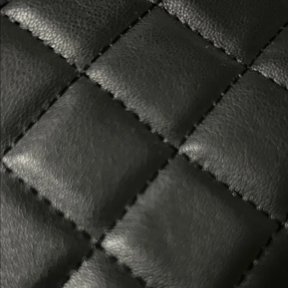 GG Collection Black Quilted Travel Bag - Picture 2 of 10